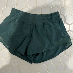 Lululemon 2.5 inch hottie hot shorts